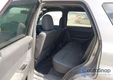 2011 Ford Escape Xlt z USA, uszkodzony, nr VIN 1FMCU9DG2BKB47100